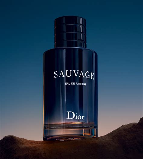 Sauvage Eau de Parfum perfume para hombre .